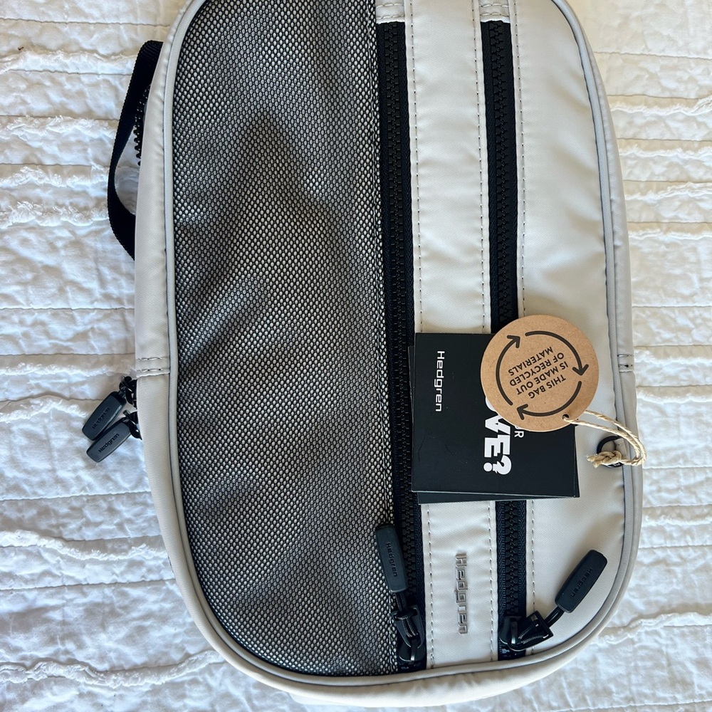 NWT Hedgren Range Gray and Black Sling Bag in Alabaster - Picture 4 of 6